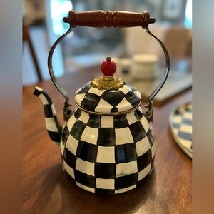 MacKenzie Childs - 2 Quart Teapot. In perfect condition.